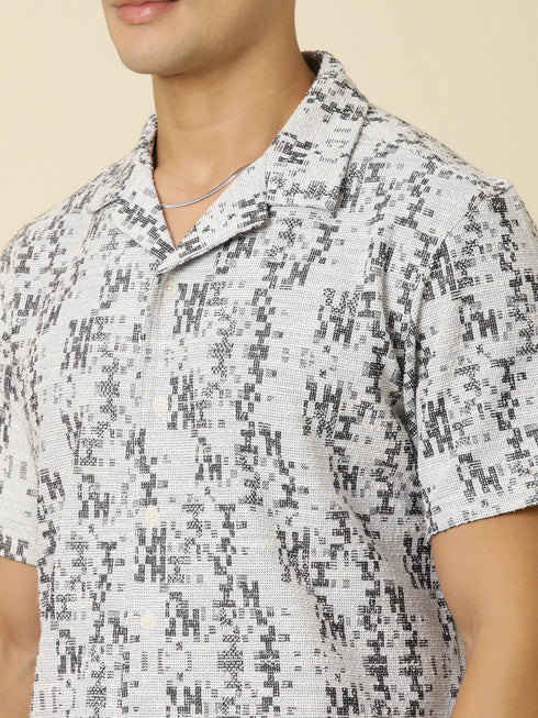 JOVEN Men Printed Casual Black Oversized Half Sleeve Shirt