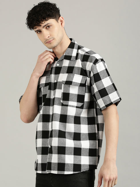 White&Black Checked Short Sleeved Oversized Shirt