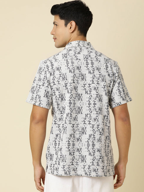 JOVEN Men Printed Casual Black Oversized Half Sleeve Shirt